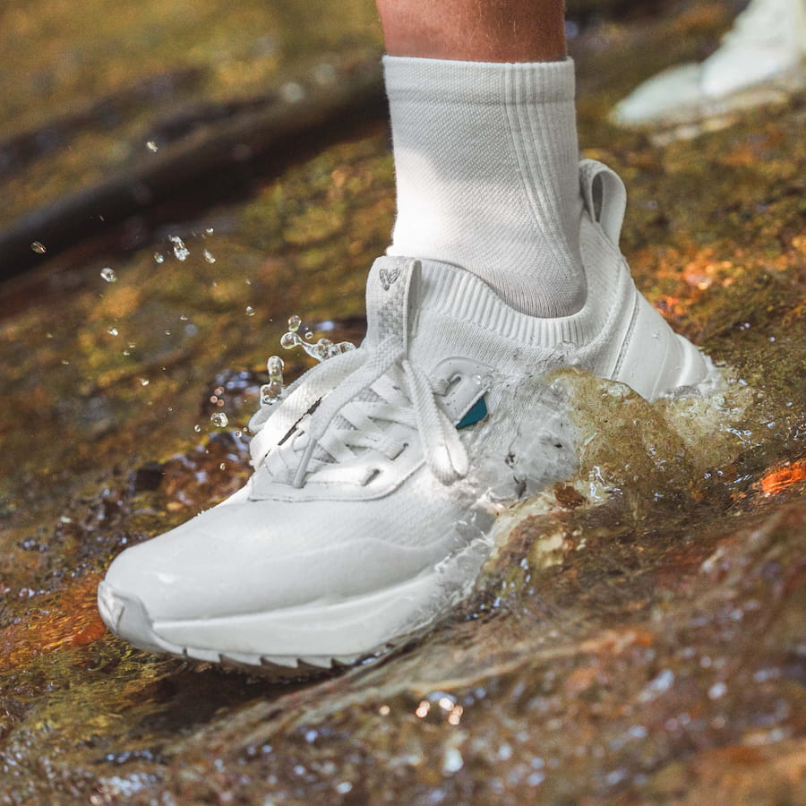 Women's Stormburst Low Top - White